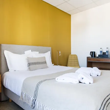 Le Homard Bleu Hotel 3*