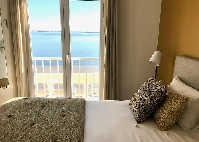 Le Homard Bleu Hotel