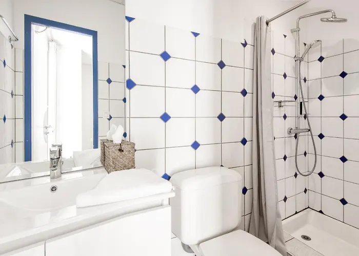 Le Homard Bleu Hotel 3*