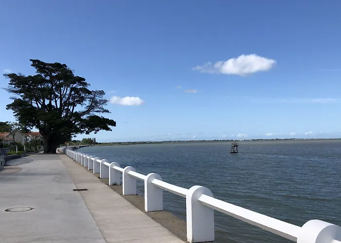 Le Homard Bleu Hotel 3*