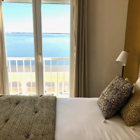 Le Homard Bleu Hotel