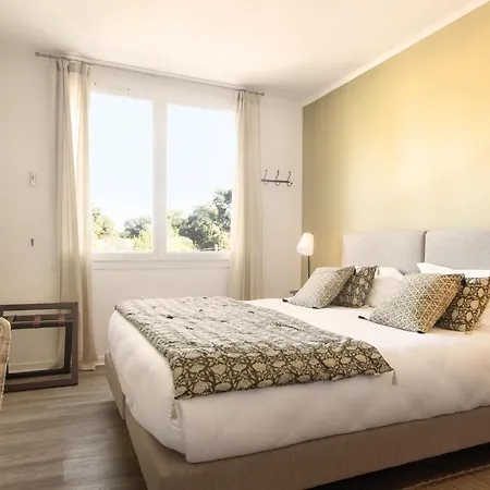 Отель Le Homard Bleu 3*