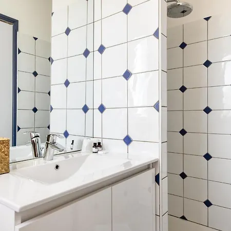 Le Homard Bleu 3* Сен-Трожан-ле-Бен