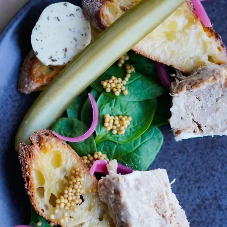 Le Homard Bleu Hotel