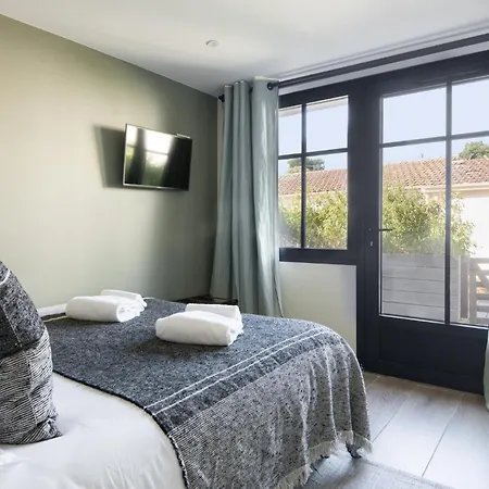 Le Homard Bleu Hotel