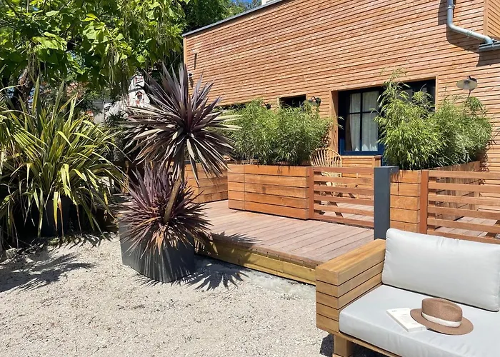 Le Homard Bleu 3* 圣特罗让莱班