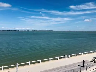 Le Homard Bleu 酒店